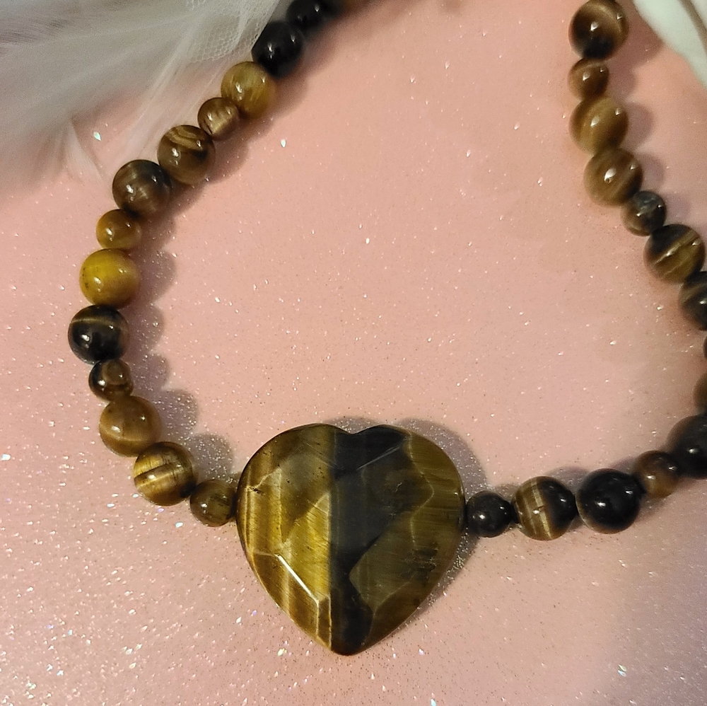 NWT Tiger's Eye Beaded Heart Necklace